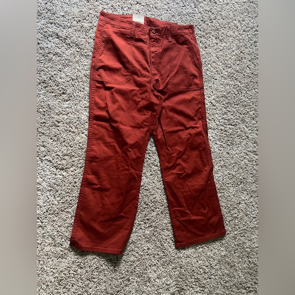 NWT Levi's women’s 32x27 Brick Cargo Pants